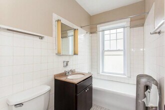 4912 N Hoyne Ave, Unit 2S in Chicago, IL - Building Photo - Building Photo