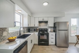 6914 Rifle Bend in Austin, TX - Building Photo - Building Photo