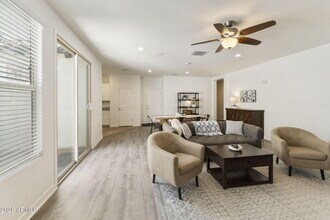 2930 N Raven in Mesa, AZ - Building Photo - Building Photo