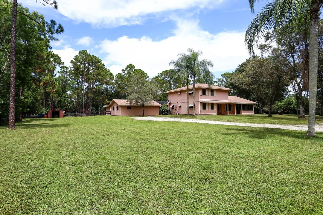 10961 56th Ct S in Wellington, FL - Building Photo