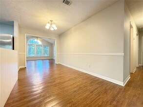 2945 Sawgrass Trail SW in Lilburn, GA - Building Photo - Building Photo