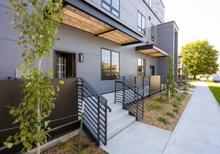 The Landing at 1001 NP in Fargo, ND - Building Photo - Building Photo