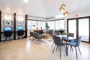 Legacy Vista Palms in Miami, FL - Building Photo