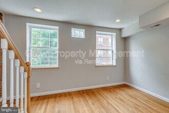 331 Titan St in Philadelphia, PA - Building Photo - Building Photo