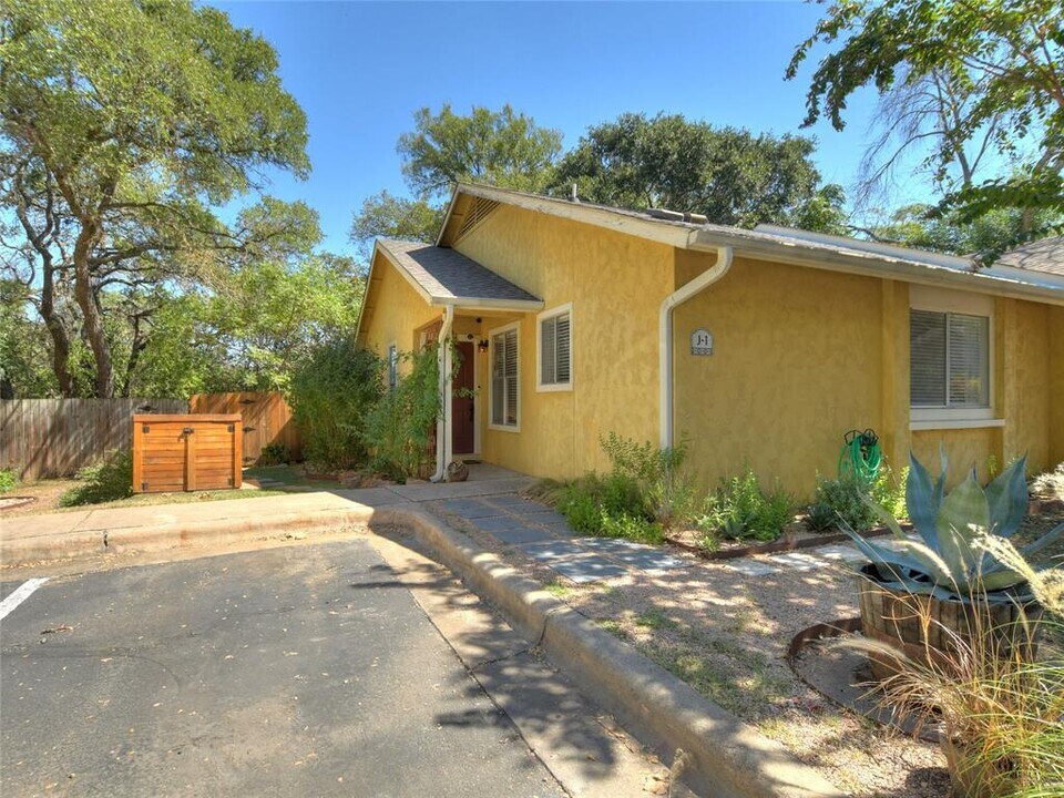 4902 Duval Rd in Austin, TX - Building Photo