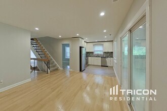 381 Fieldstone Ct in Yardley, PA - Building Photo - Building Photo