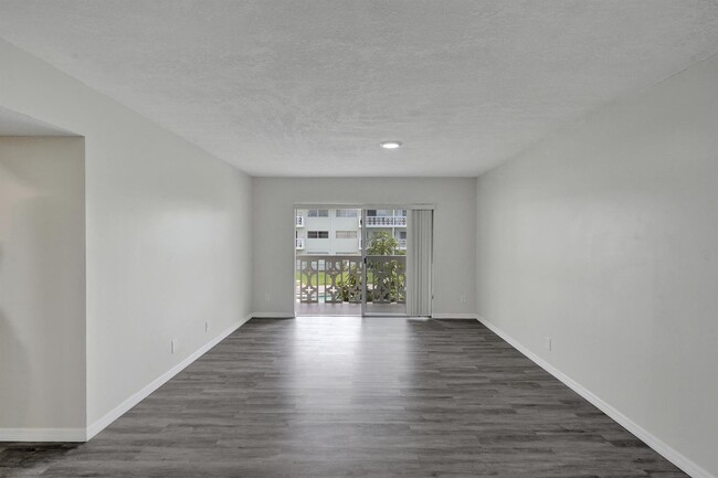 4200 NW 3rd Ct, Unit 239 in Plantation, FL - Foto de edificio - Building Photo