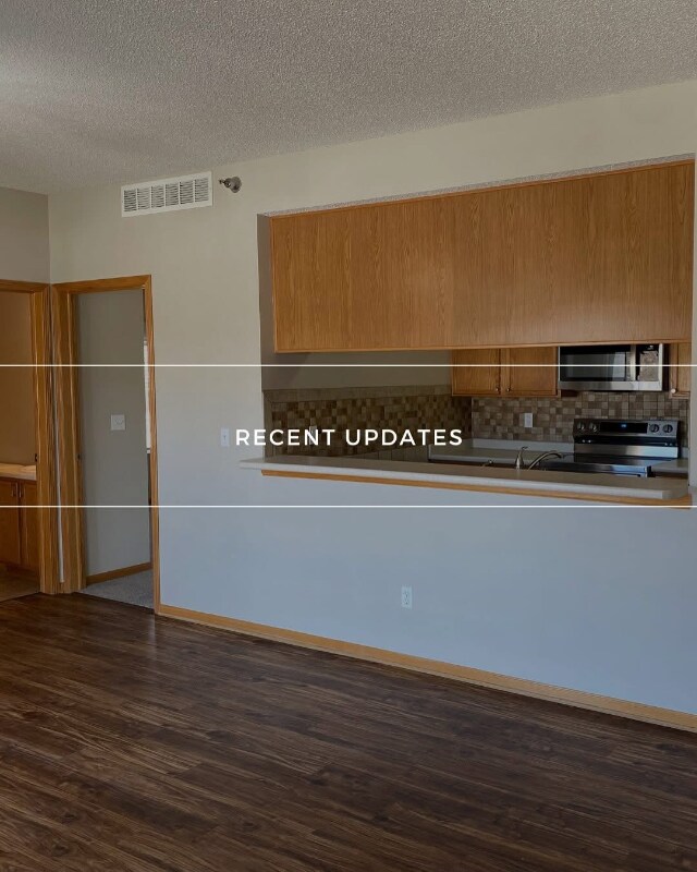 1360 SE Florence Dr in Waukee, IA - Building Photo - Building Photo