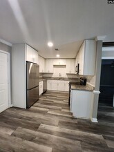 135 Alexandria St in West Columbia, SC - Building Photo - Building Photo