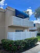 14343 SW 98th Terrace in Miami, FL - Building Photo