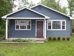 19 Hewetson Rd in Denville, NJ - Building Photo - Building Photo