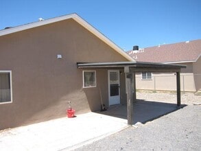 402 Cam Andres in Moriarty, NM - Building Photo - Building Photo