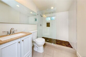 6251 Aura Ave in Los Angeles, CA - Building Photo - Building Photo