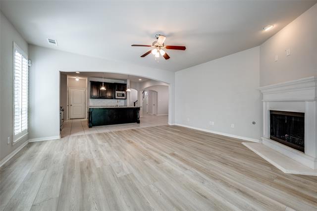 1000 Sheldon Rd in Lantana, TX - Building Photo - Building Photo