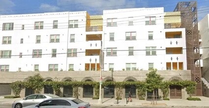 3411 Crenshaw Blvd in Los Angeles, CA - Building Photo - Building Photo