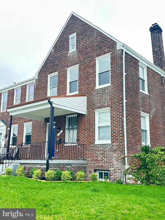 3501 Erdman Ave in Baltimore, MD - Building Photo