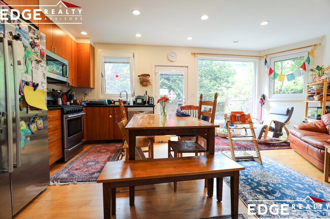 property at 254 Norfolk St