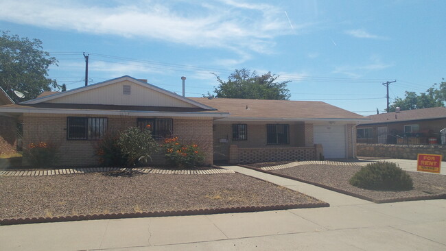 10021 Suez Dr in El Paso, TX - Building Photo - Building Photo