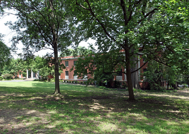 Parkway Hall in Memphis, TN - Building Photo - Building Photo