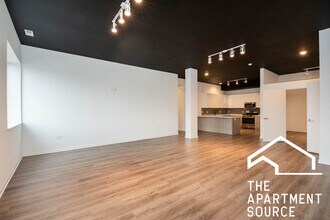 2550 S Wabash Ave, Unit 302 in Chicago, IL - Building Photo - Building Photo