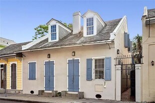 622 Dauphine St in New Orleans, LA - Building Photo