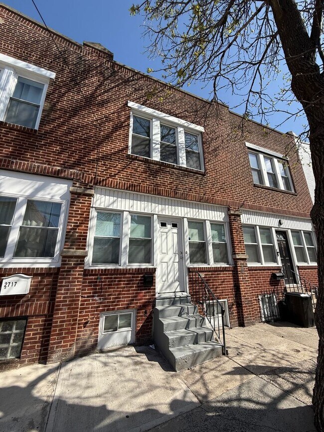 2715 Reed St in Philadelphia, PA - Building Photo - Building Photo