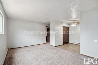 6018 Secor Rd in Toledo, OH - Building Photo - Building Photo