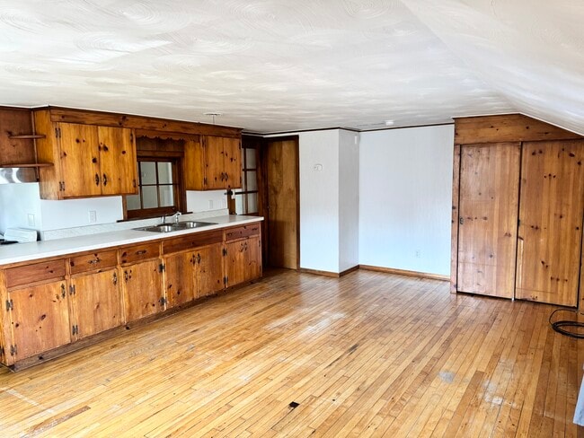 29 George St, Unit 2 in Fairport, NY - Foto de edificio - Building Photo