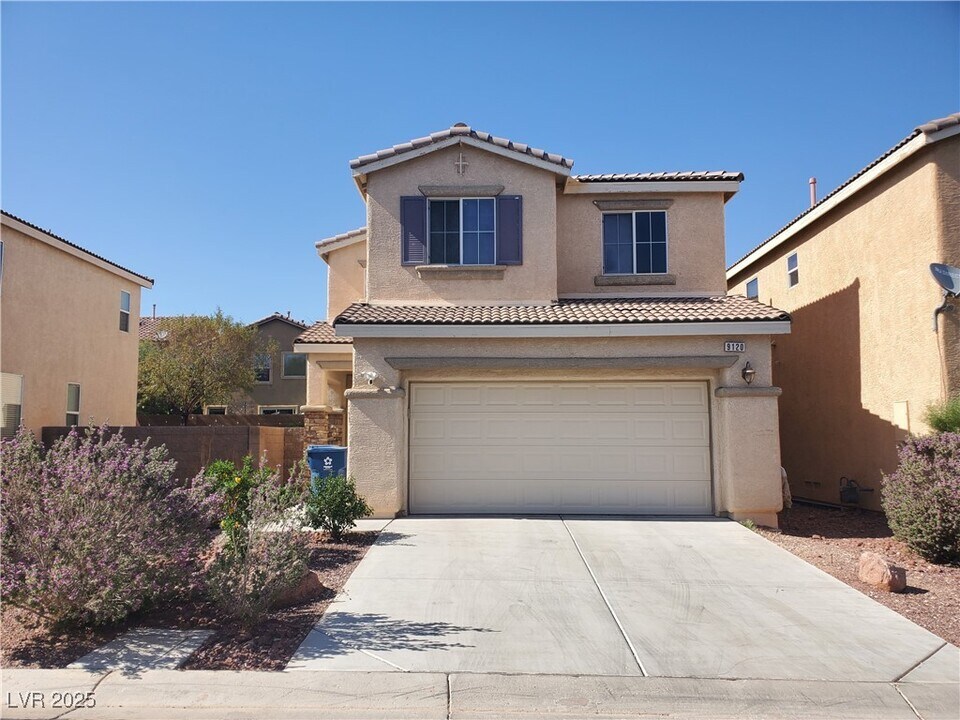 8050 Texas Hls St in Las Vegas, NV - Building Photo