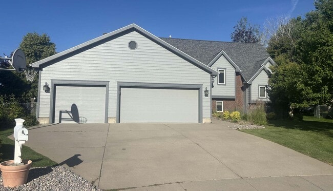 property at 524 Fox Ct