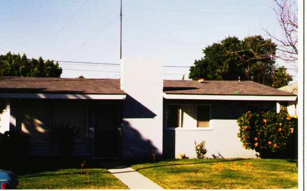 327-329 W Robert Ave in Oxnard, CA - Building Photo - Building Photo