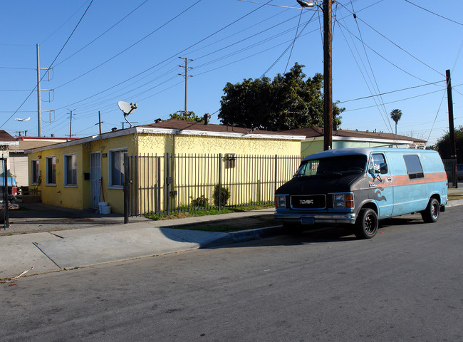 11157 S Inglewood Ave in Inglewood, CA - Building Photo - Building Photo