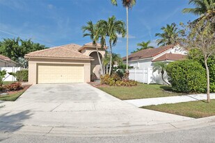 716 Juniper Ln in Weston, FL - Building Photo