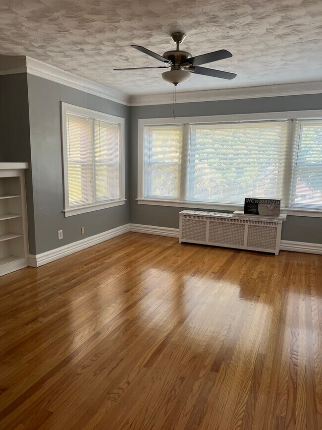 8348 S May St-Unit -2 in Chicago, IL - Building Photo - Building Photo