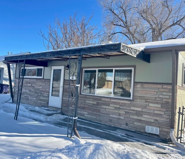 property at 1510 S Yates St