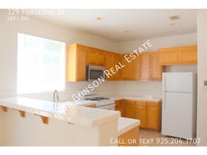 329 Foxglove St in Pittsburg, CA - Building Photo - Building Photo