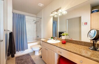 388 E Ocean Blvd, Unit #1508 in Long Beach, CA - Building Photo - Building Photo