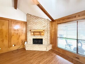 9002 Sabastian Dr in Houston, TX - Building Photo - Building Photo