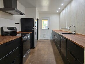 1537 W 1st Pl in Mesa, AZ - Building Photo - Building Photo