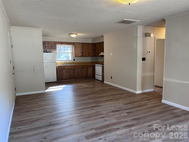 220 Sunny Hill Dr in Lincolnton, NC - Building Photo - Building Photo