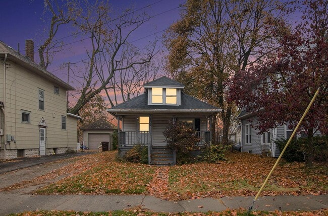 property at 809 Westmoreland Ave