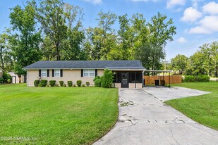 706 Estates Cove Rd in Jacksonville, FL - Building Photo