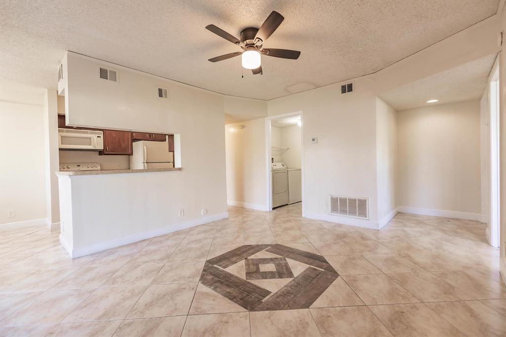 5720 Rock Island Rd in Tamarac, FL - Building Photo