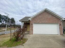 1 Fair Hill Cir in Little Rock, AR - Building Photo