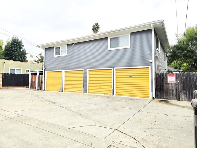 123 E Bennett Ave, Unit A in Glendora, CA - Building Photo - Building Photo