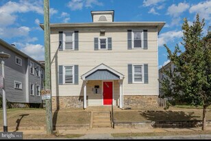 4002 Oakford Ave, Unit B in Baltimore, MD - Building Photo