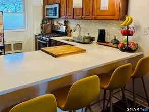 91 Strawberry Hill Ave in Stamford, CT - Building Photo - Building Photo