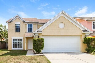 10150 Cedar Dune Dr in Tampa, FL - Building Photo