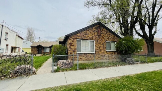 property at 2108 Jefferson Ave