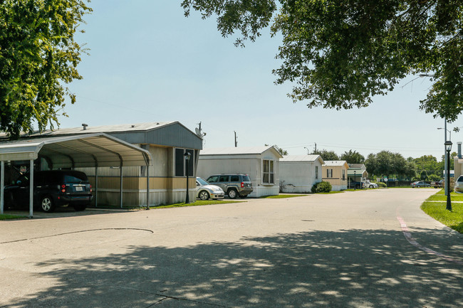 Sherwood MHC in Baytown, TX - Building Photo - Building Photo